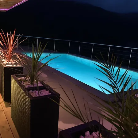 Tinyhouse - Modern Living Vakantiehuis *