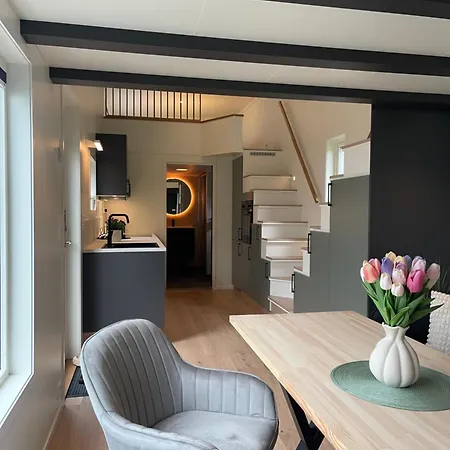 Tinyhouse - Modern Living Vakantiehuis